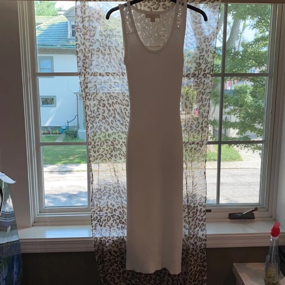 Dress - Picture 1 of 3